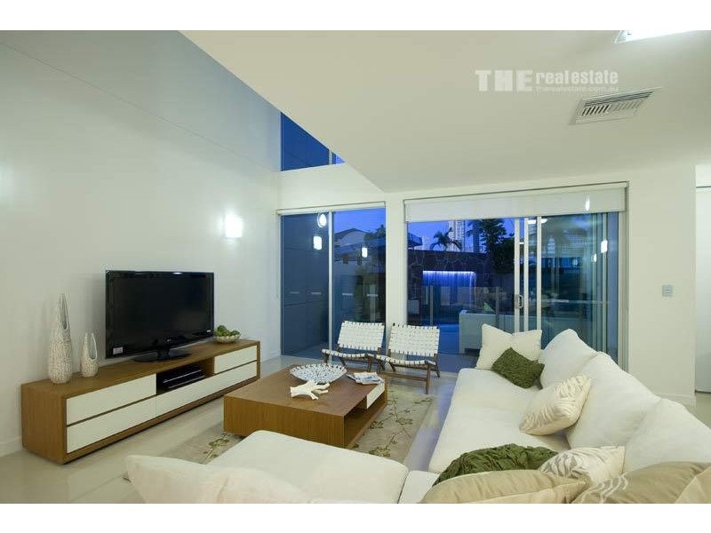 56 Stanhill Drive, Chevron Island QLD 4217