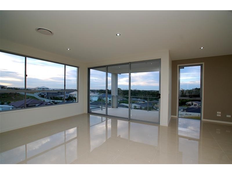 16 Laceflower  Court, Reedy Creek QLD 4227