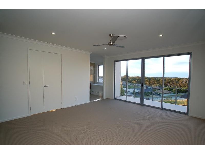 16 Laceflower  Court, Reedy Creek QLD 4227