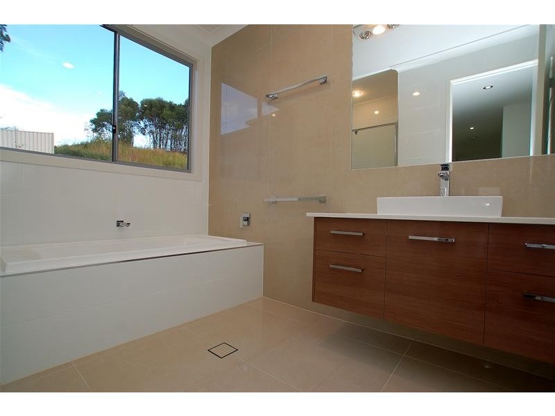 16 Laceflower  Court, Reedy Creek QLD 4227