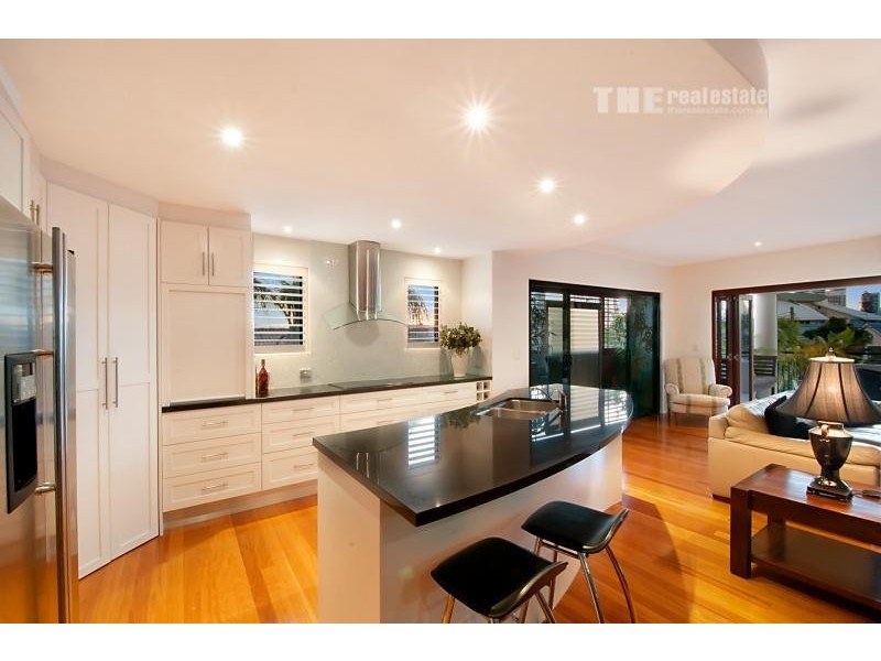 12A Peerless Avenue, Mermaid Beach QLD 4218