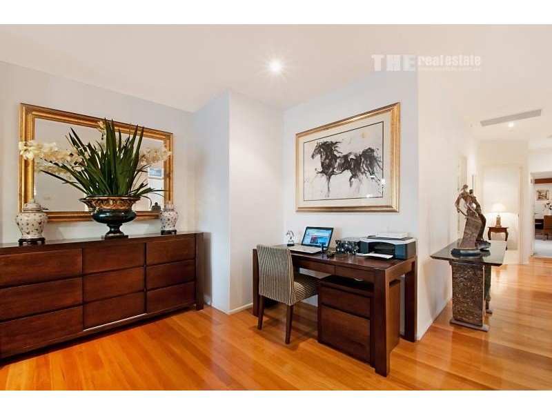 12A Peerless Avenue, Mermaid Beach QLD 4218