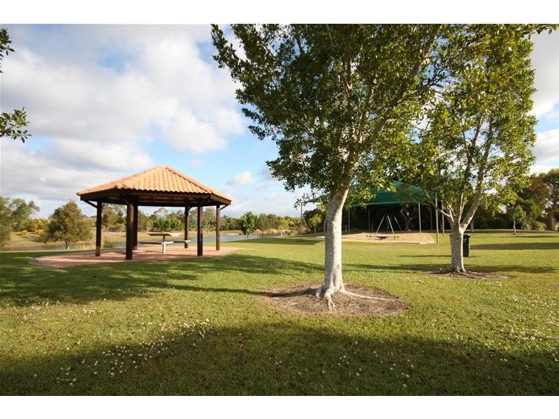 2 Redwing Court, Burleigh Waters QLD 4220