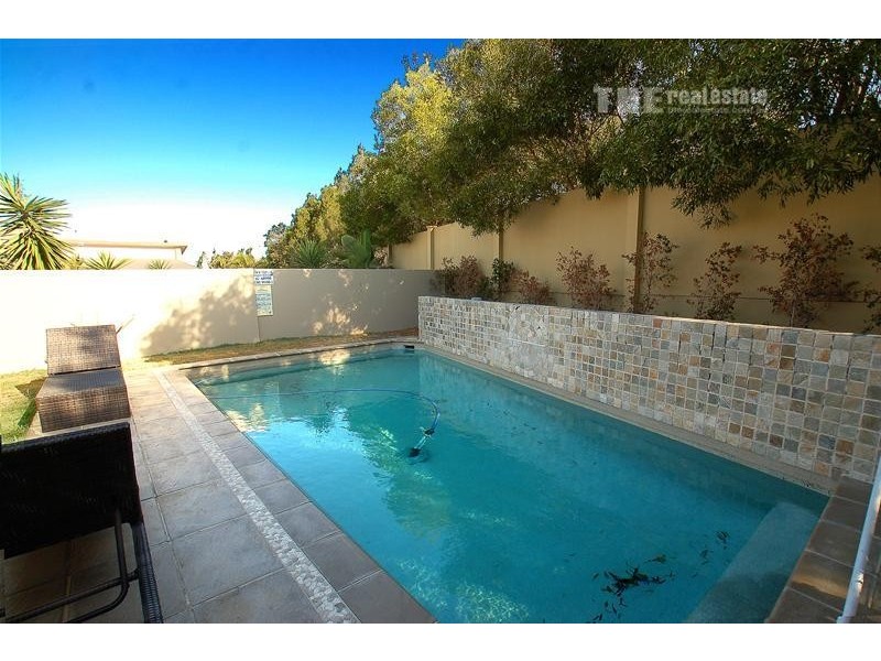 45 Heights Drive, Robina QLD 4226