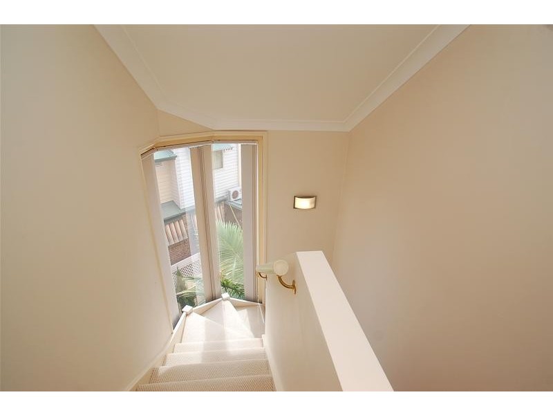 2/8 Santa Monica Road, Miami QLD 4220