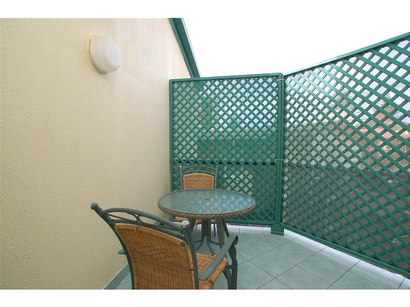 2/8 Santa Monica Road, Miami QLD 4220