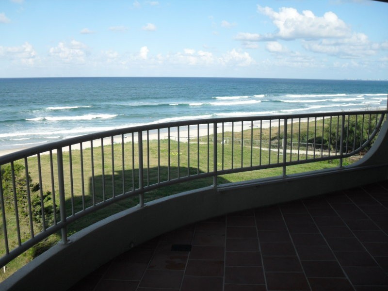 4/255 Hedges Avenue, Broadbeach QLD 4218