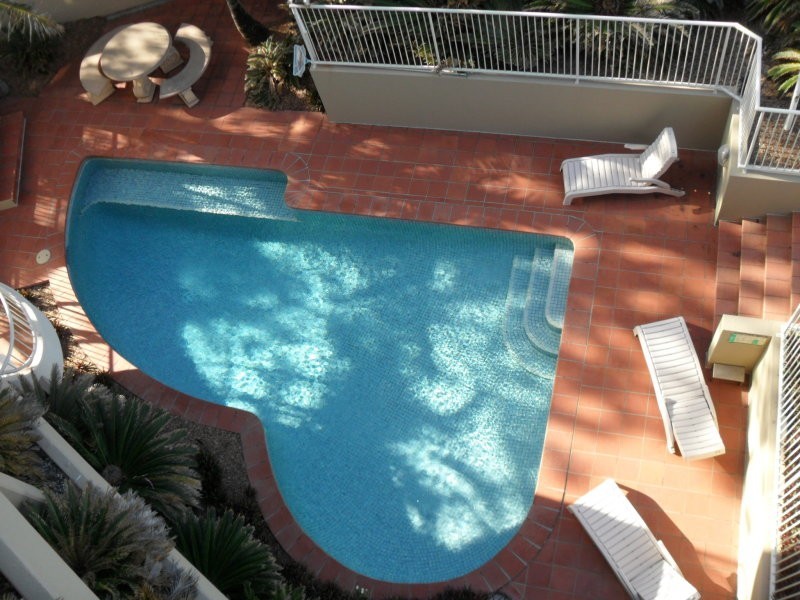 4/255 Hedges Avenue, Broadbeach QLD 4218