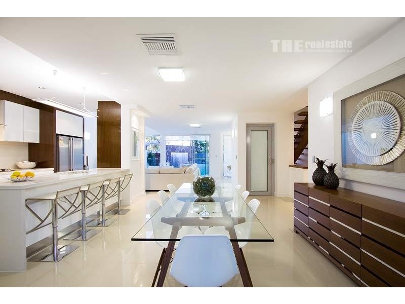 56 Stanhill Drive, Chevron Island QLD 4217