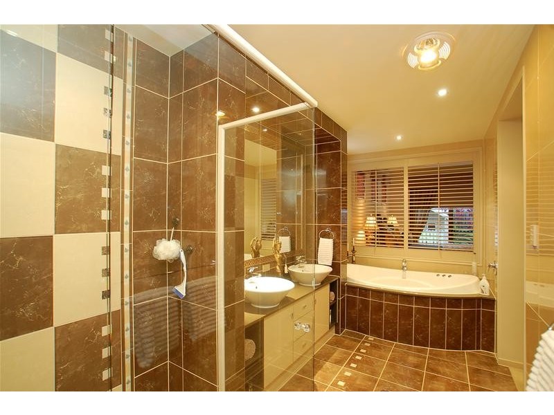 35 Observatory Drive, Reedy Creek QLD 4227