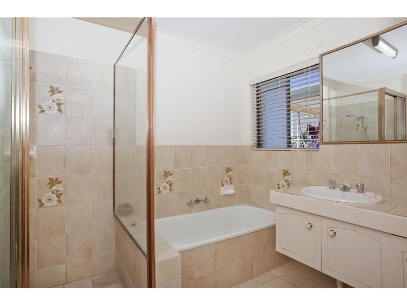 2/13 Nathan Street, Burleigh Heads QLD 4220