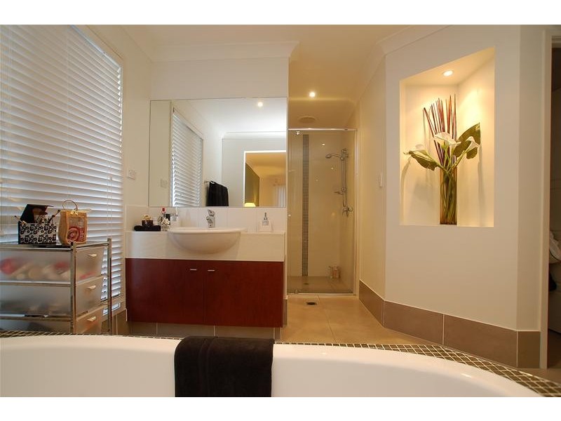 16 Gilgandra Close, Reedy Creek QLD 4227