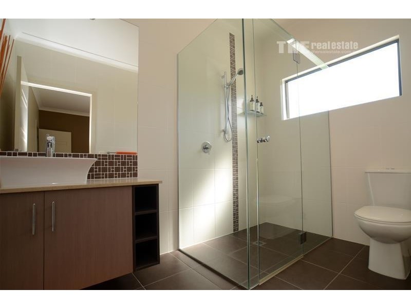 15 Peregrine Street, Reedy Creek QLD 4227