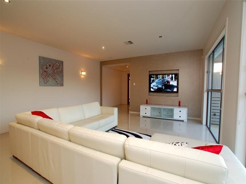 6 Golden Grove Boulevard, Reedy Creek QLD 4227