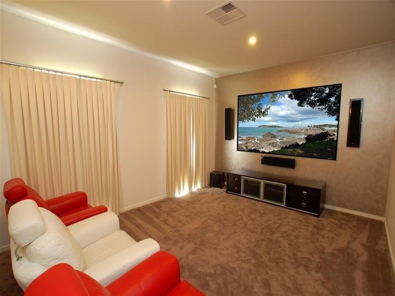 6 Golden Grove Boulevard, Reedy Creek QLD 4227