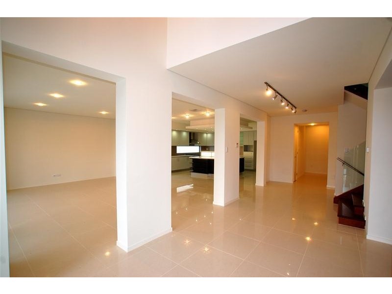 21 Golden Grove Boulevard, Reedy Creek QLD 4227