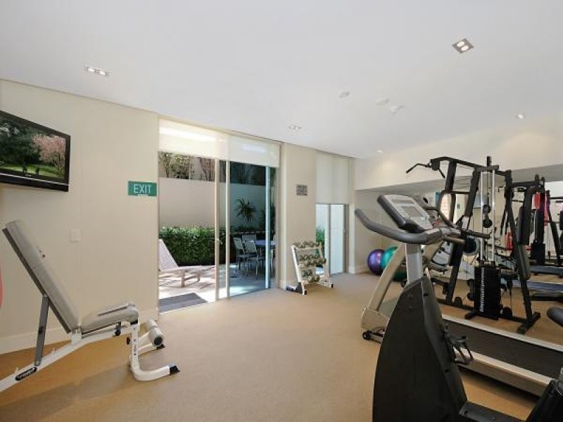 303/252 Hedges Avenue, Mermaid Beach QLD 4218