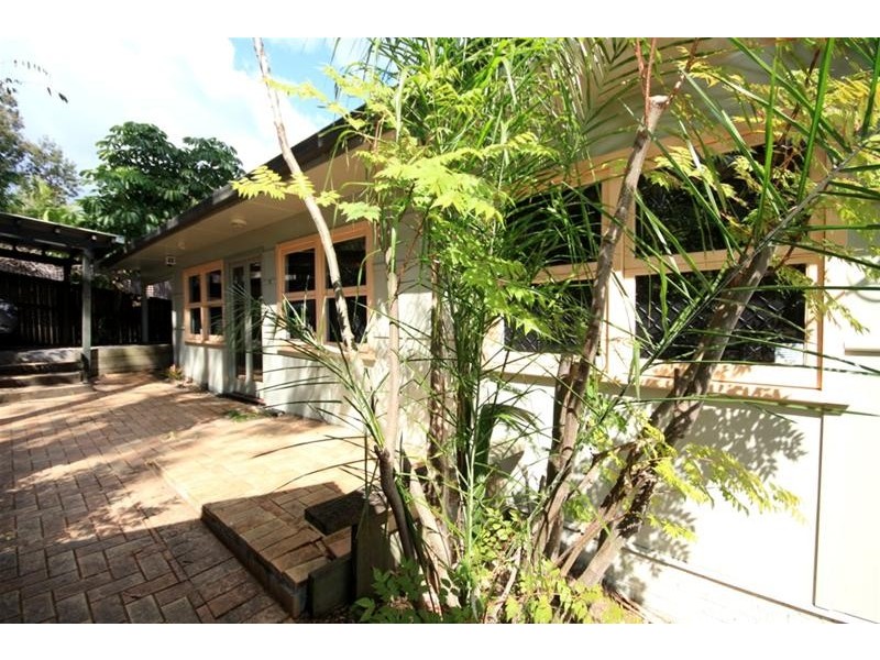 212 Ocean Parade, Burleigh Heads QLD 4220