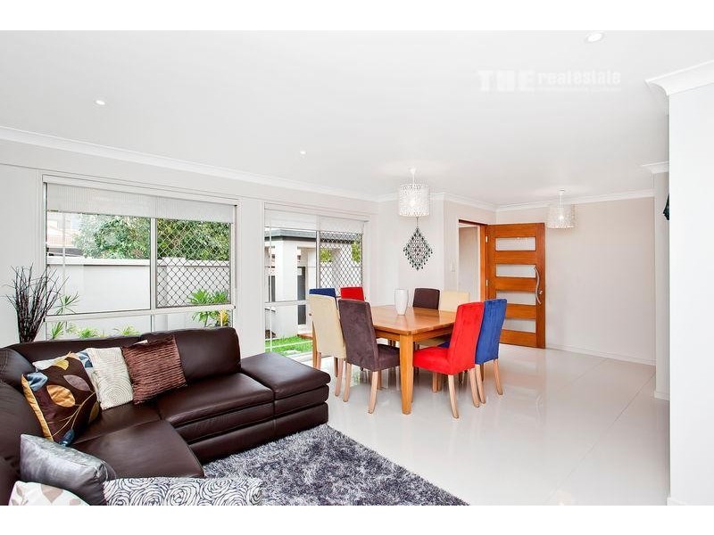 97 Honeyeater Drive, Burleigh Waters QLD 4220