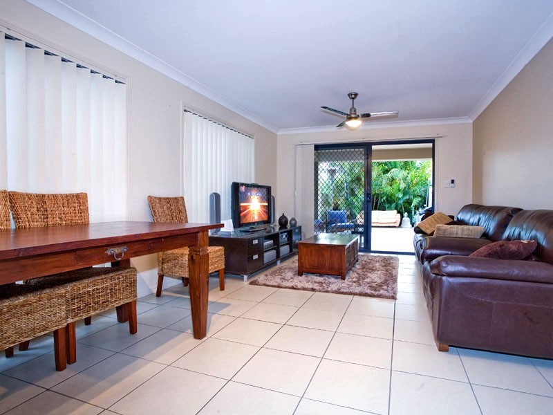 1/90 Nobby Parade, Miami QLD 4220