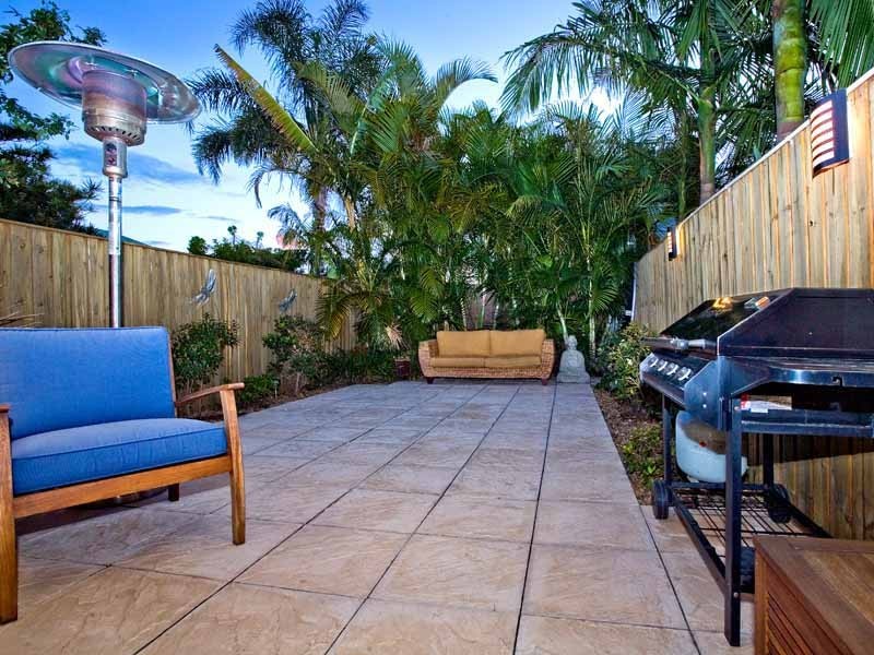 1/90 Nobby Parade, Miami QLD 4220