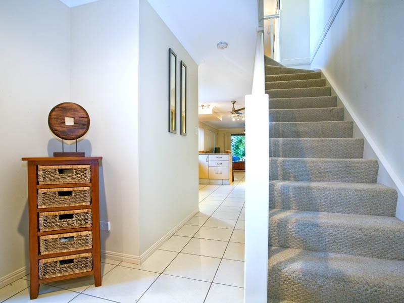 1/90 Nobby Parade, Miami QLD 4220