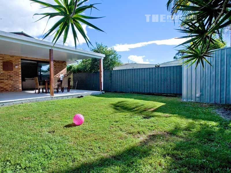 2/23 Chainey Avenue, Miami QLD 4220