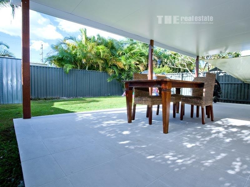 2/23 Chainey Avenue, Miami QLD 4220