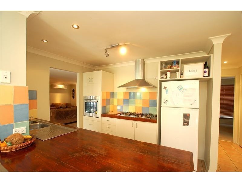 9 Boston Place, Burleigh Waters QLD 4220