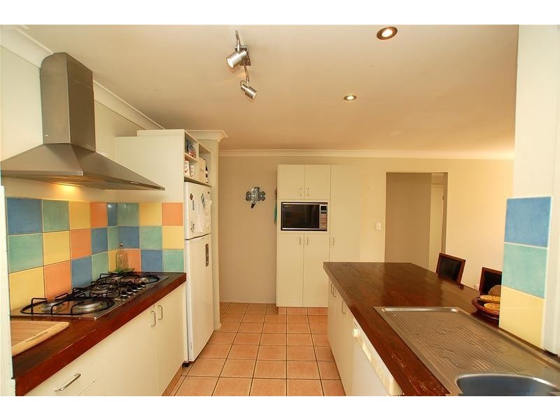 9 Boston Place, Burleigh Waters QLD 4220