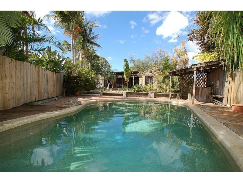 9 Boston Place, Burleigh Waters QLD 4220