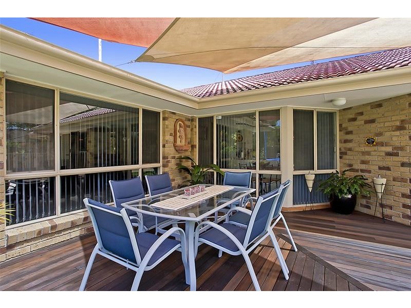 2 Swinburne Street, Varsity Lakes QLD 4227