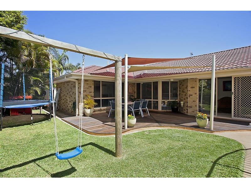 2 Swinburne Street, Varsity Lakes QLD 4227