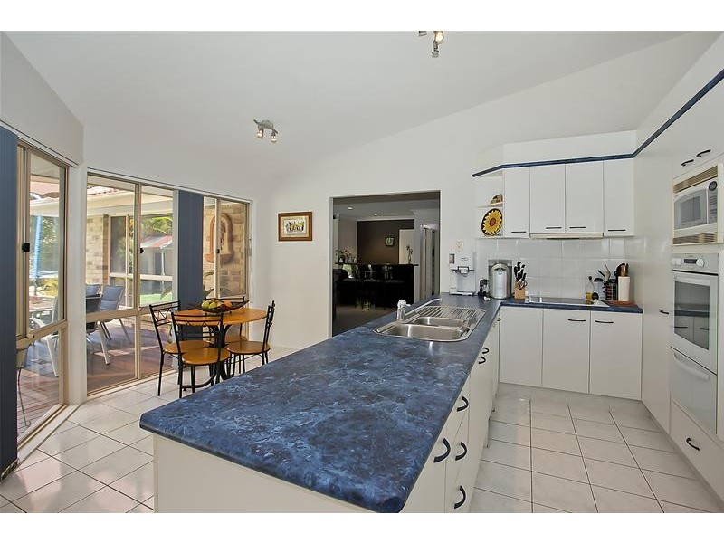 2 Swinburne Street, Varsity Lakes QLD 4227