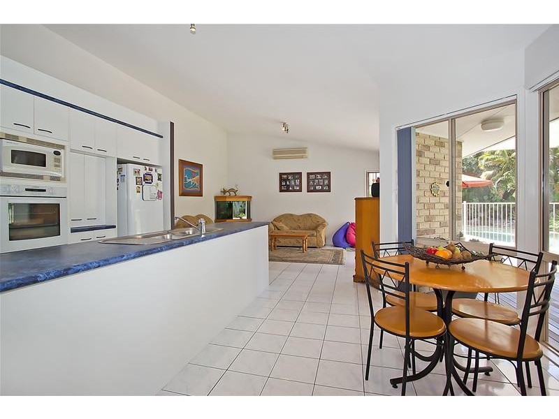 2 Swinburne Street, Varsity Lakes QLD 4227