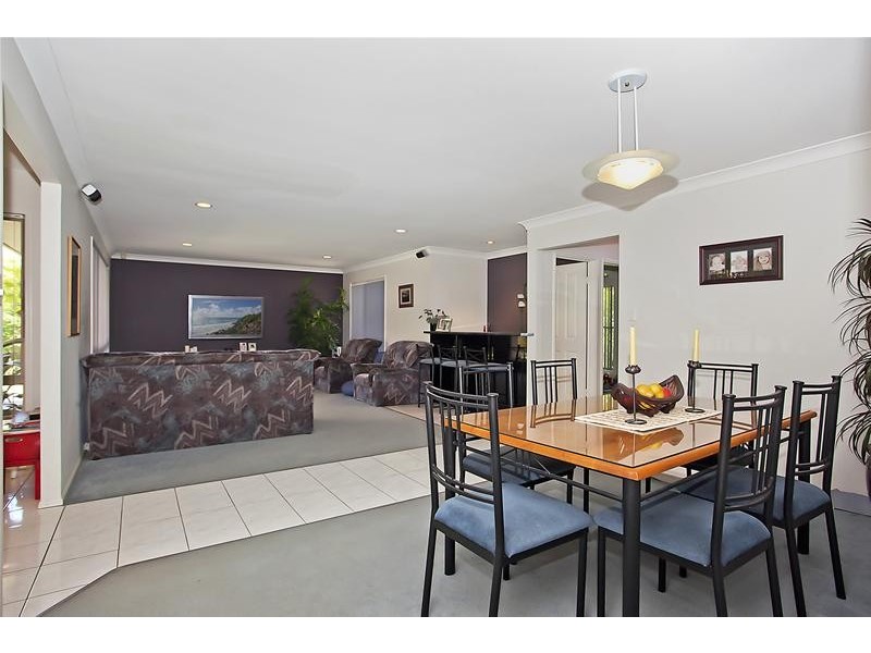 2 Swinburne Street, Varsity Lakes QLD 4227