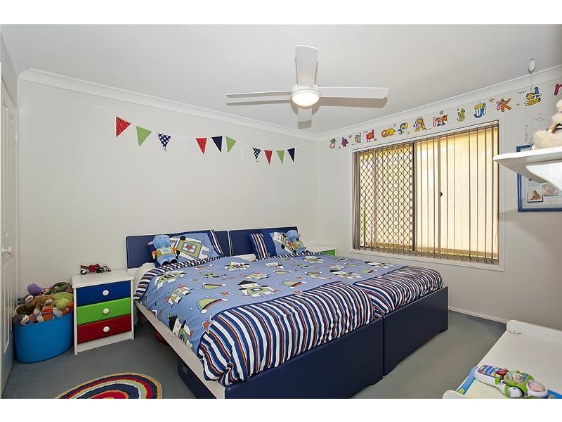 2 Swinburne Street, Varsity Lakes QLD 4227