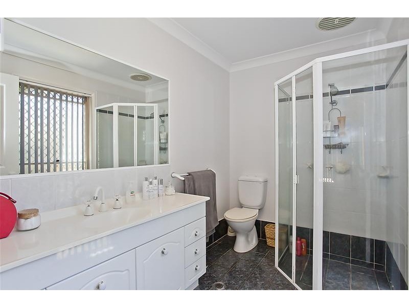 2 Swinburne Street, Varsity Lakes QLD 4227