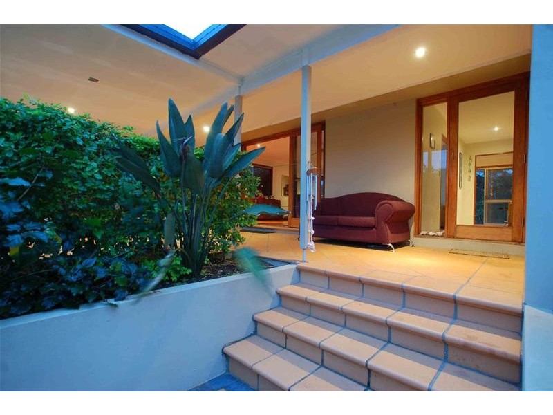 5 Bradley Avenue, Miami QLD 4220