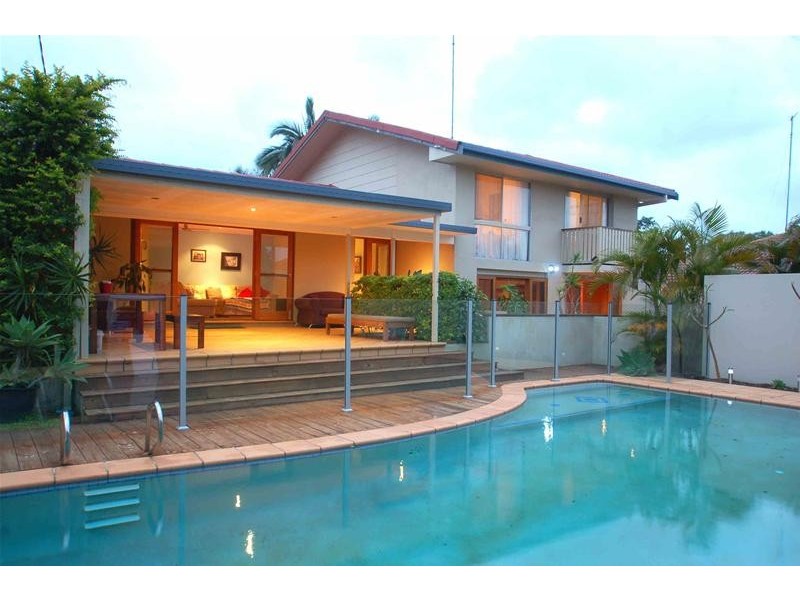 5 Bradley Avenue, Miami QLD 4220