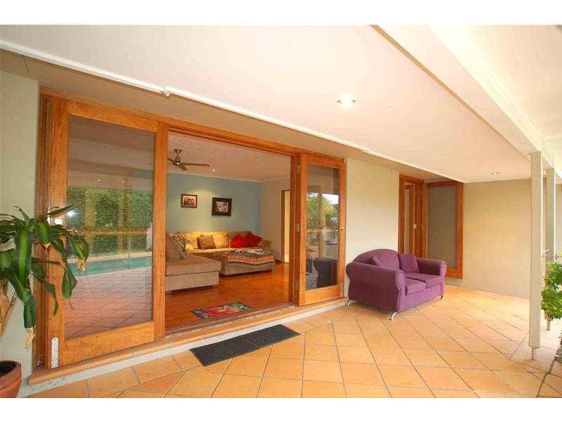 5 Bradley Avenue, Miami QLD 4220