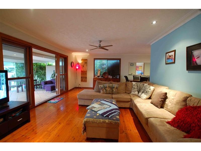 5 Bradley Avenue, Miami QLD 4220