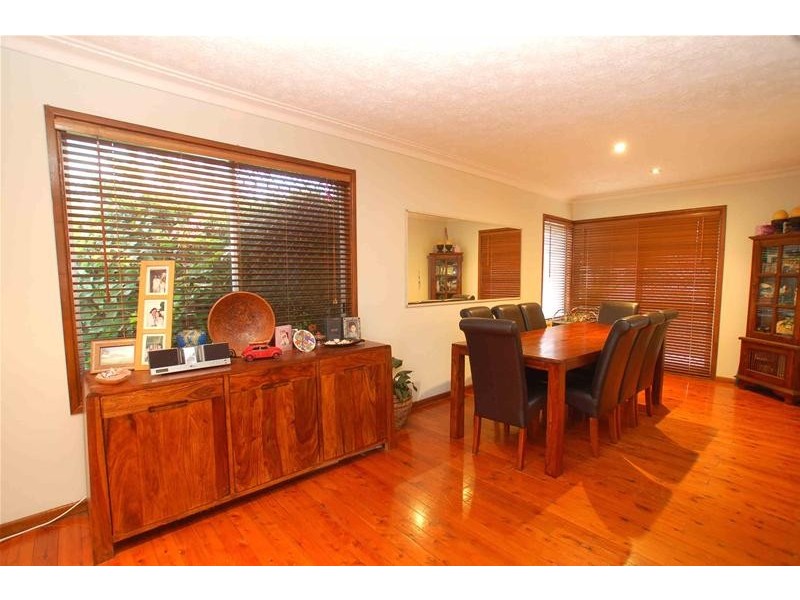 5 Bradley Avenue, Miami QLD 4220