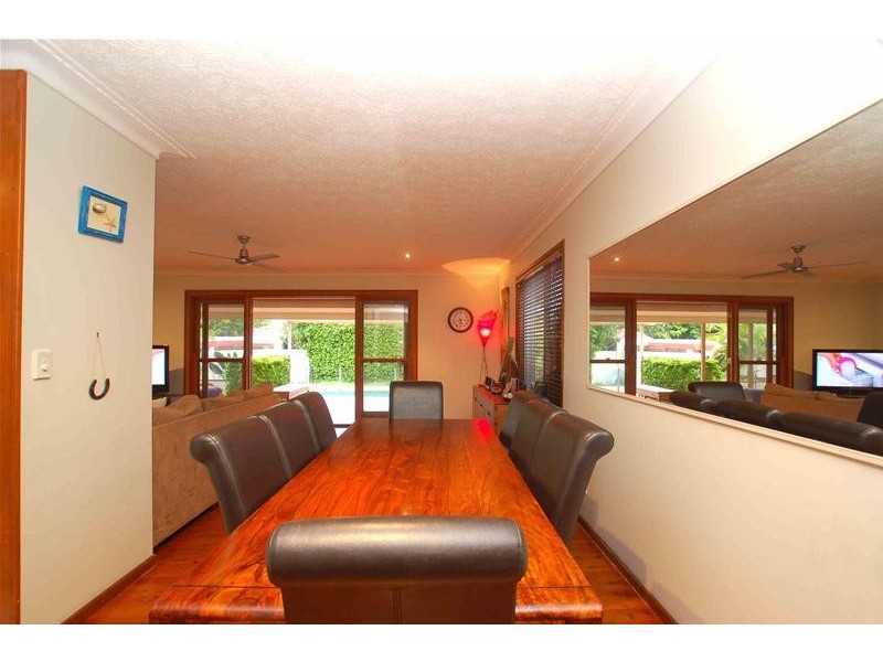 5 Bradley Avenue, Miami QLD 4220