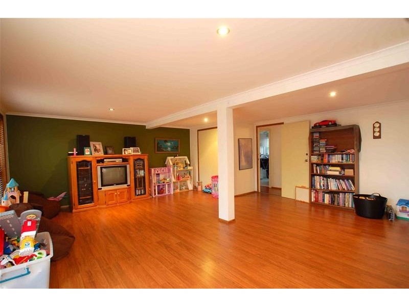 5 Bradley Avenue, Miami QLD 4220