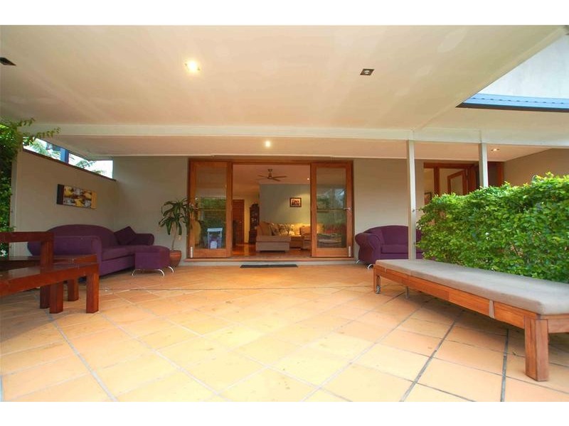 5 Bradley Avenue, Miami QLD 4220