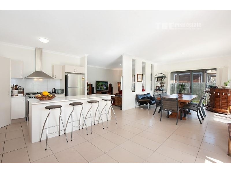 9 Laura Place, Varsity Lakes QLD 4227