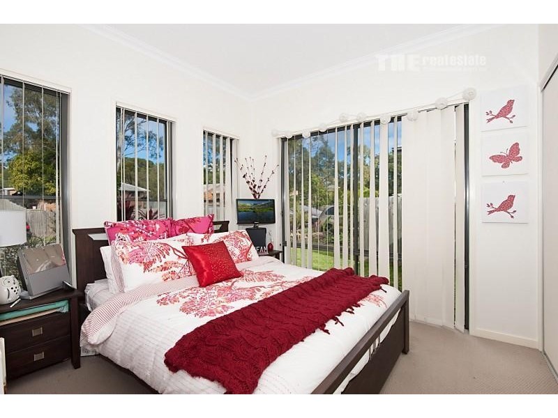 9 Laura Place, Varsity Lakes QLD 4227