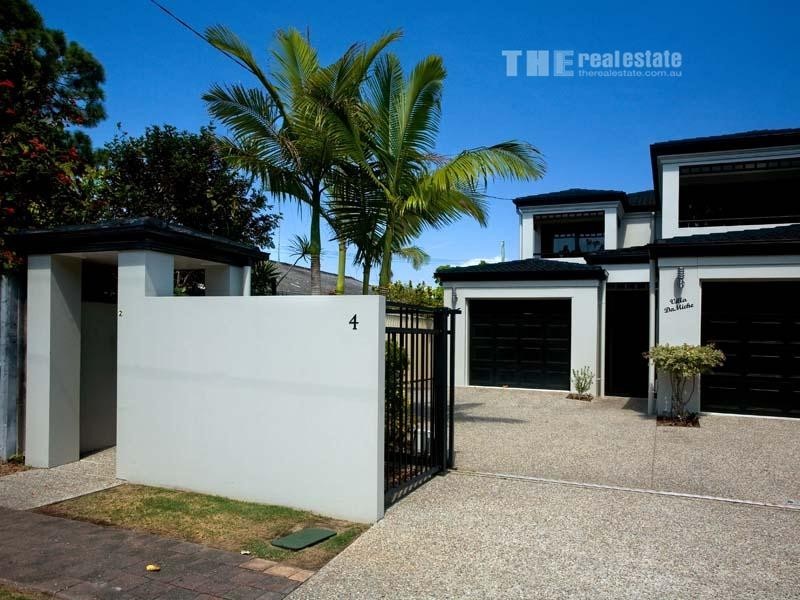 2/4 Sunshine Parade, Miami QLD 4220