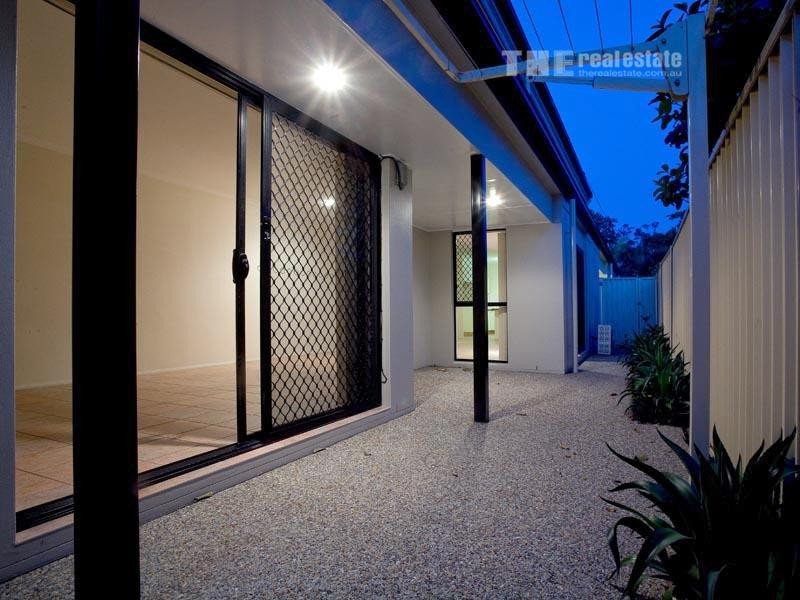 2/4 Sunshine Parade, Miami QLD 4220